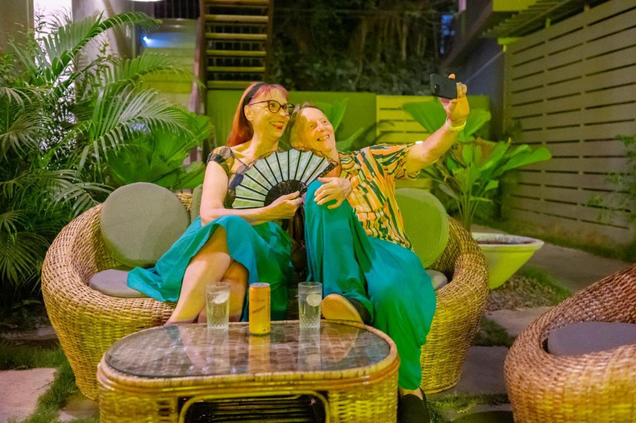 Locomo Boutique, Morjim - Stay Work Eat Экстерьер фото