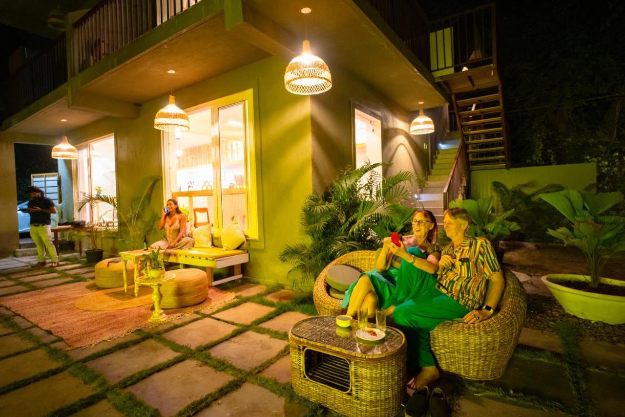 Locomo Boutique, Morjim - Stay Work Eat Экстерьер фото