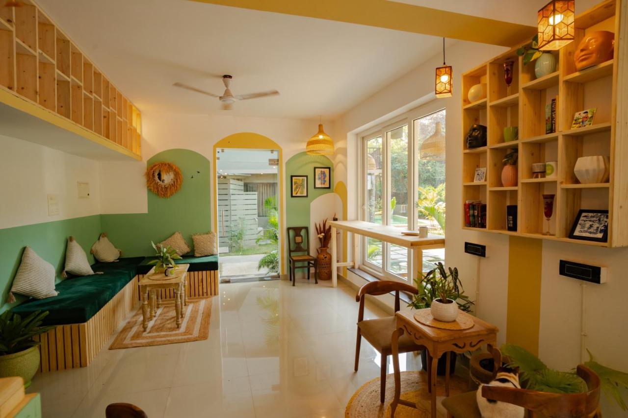 Locomo Boutique, Morjim - Stay Work Eat Экстерьер фото
