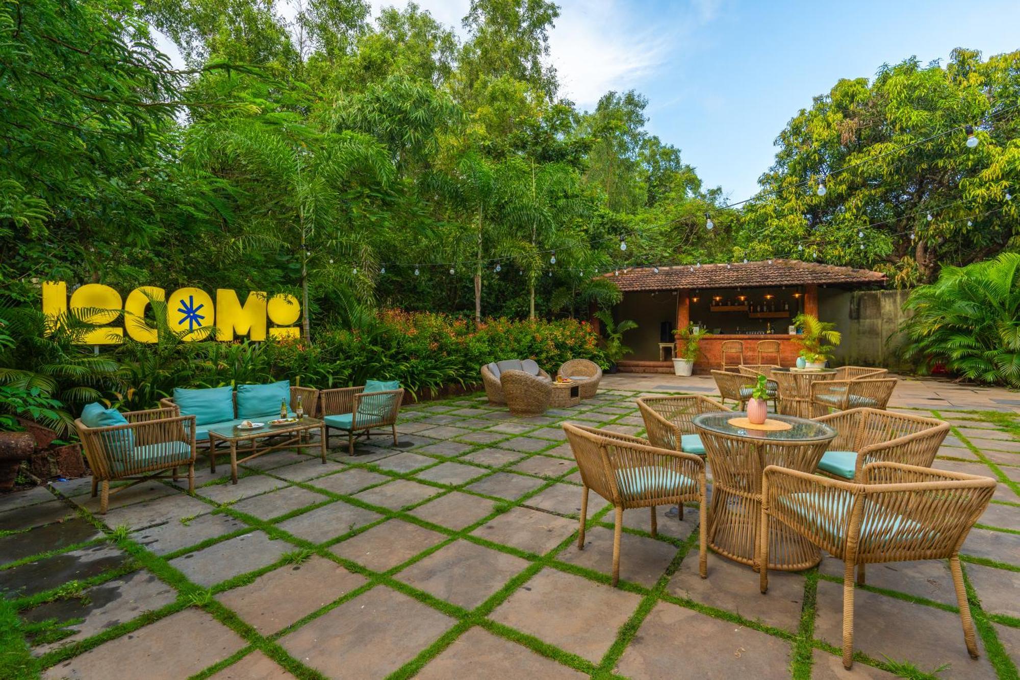 Locomo Boutique, Morjim - Stay Work Eat Экстерьер фото
