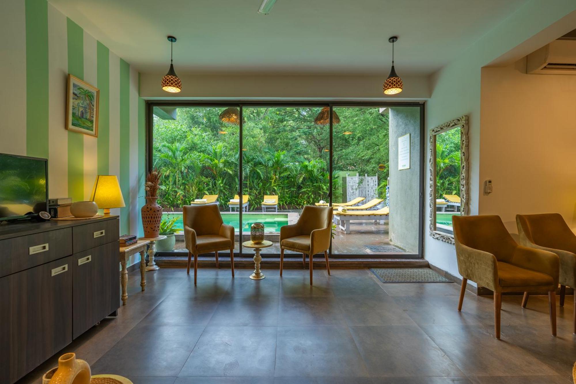 Locomo Boutique, Morjim - Stay Work Eat Экстерьер фото