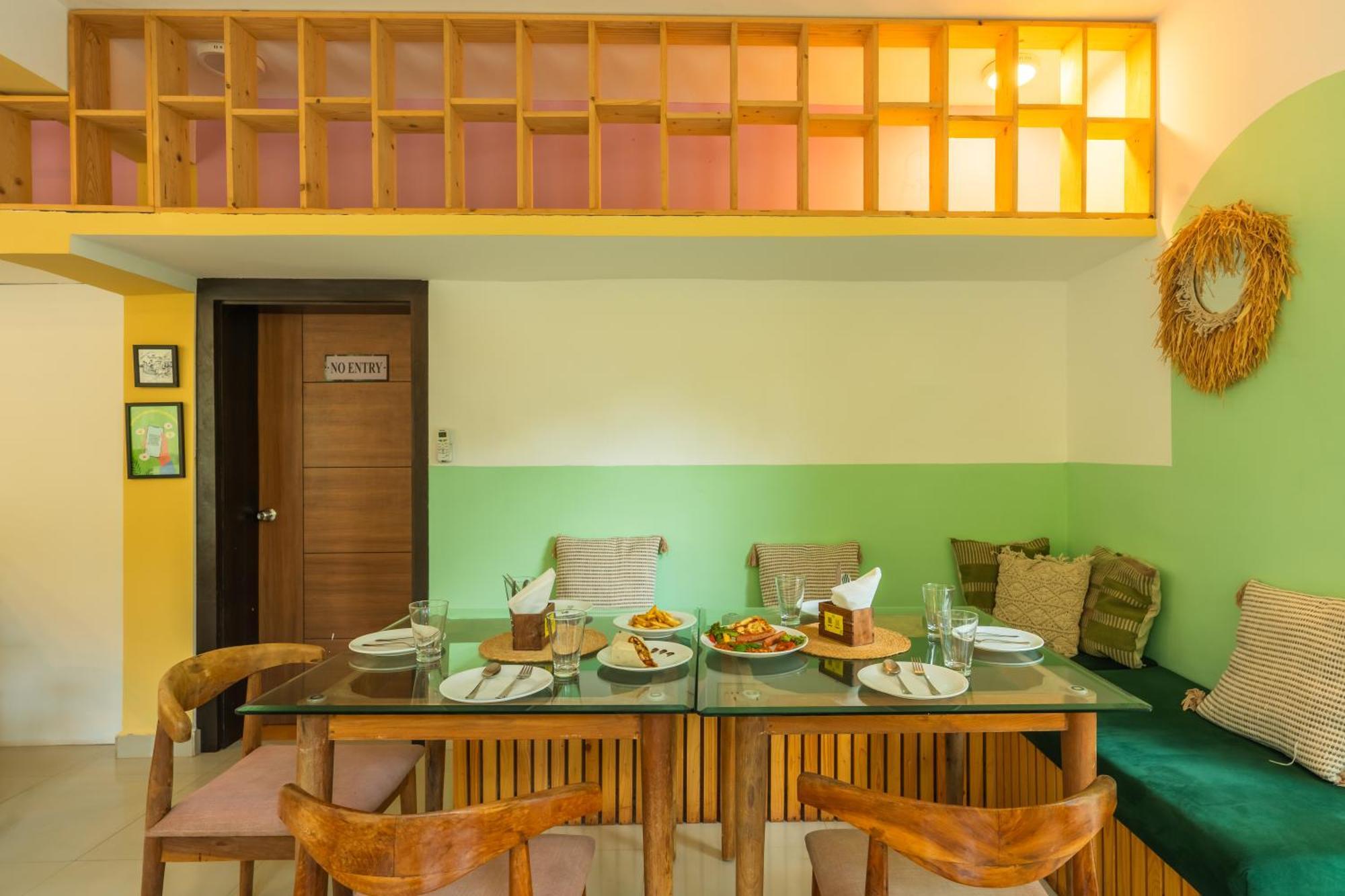 Locomo Boutique, Morjim - Stay Work Eat Экстерьер фото