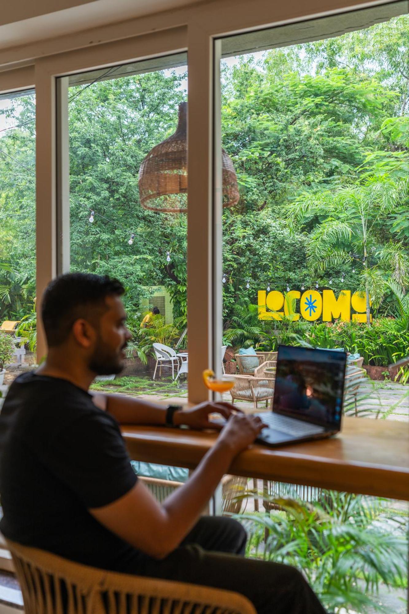 Locomo Boutique, Morjim - Stay Work Eat Экстерьер фото