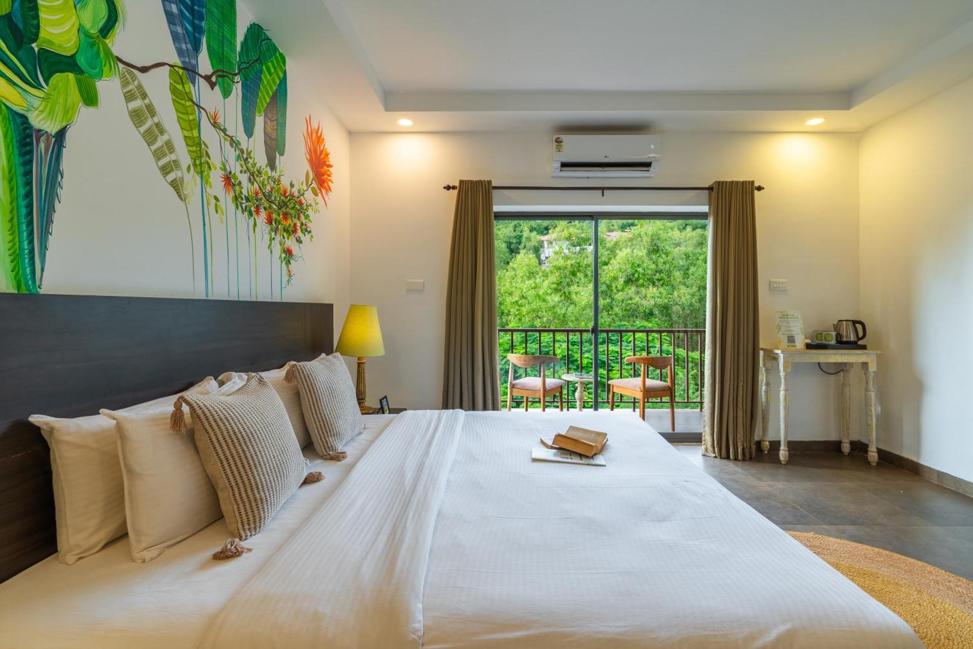 Locomo Boutique, Morjim - Stay Work Eat Экстерьер фото